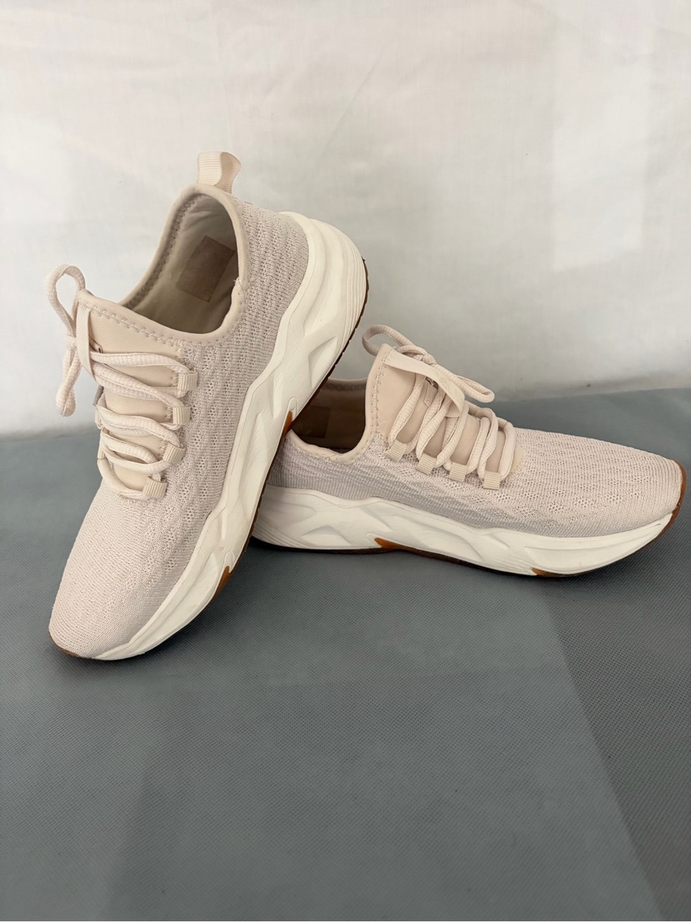 RBX Women’s size 7W Beige Knit Sneakers White Sole (B215)